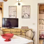 Del Vicolo Stretto موديكا
