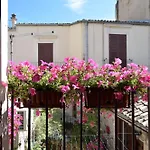 Del Vicolo Stretto بيت ضيافة
