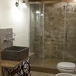 بيت ضيافة Del Vicolo Stretto موديكا