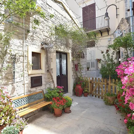 Del Vicolo Stretto بيت ضيافة